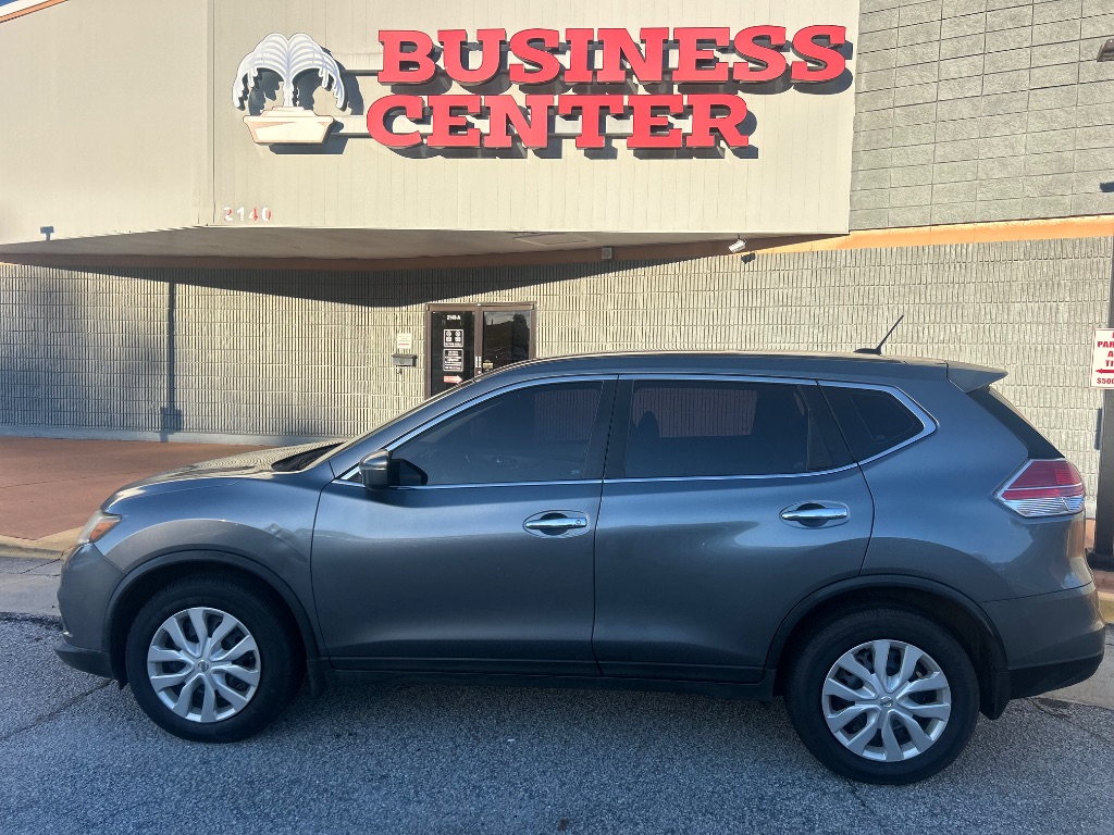 2015 Nissan Rogue S's photo